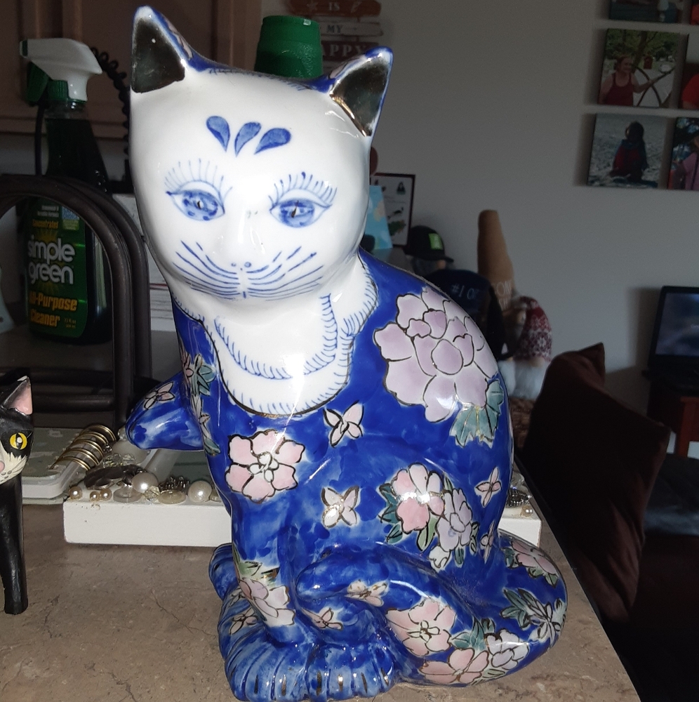 Floral  Multicolor Kitty Cat Porcelain Figurine Collectible Gold Gilding 9" X 6"